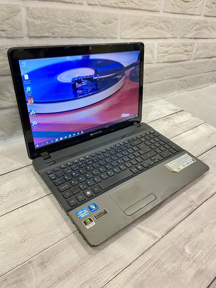 Ігровий ноутбук Packard Bell 15.6’’ i5-2410M 8GB ОЗУ/750GB HDD/GT 540M