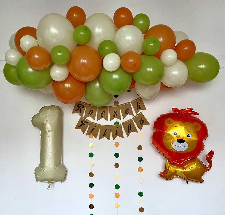 Balonowy zestaw urodzinowy dla dziecka LEW z personalizowaną girlandą!
