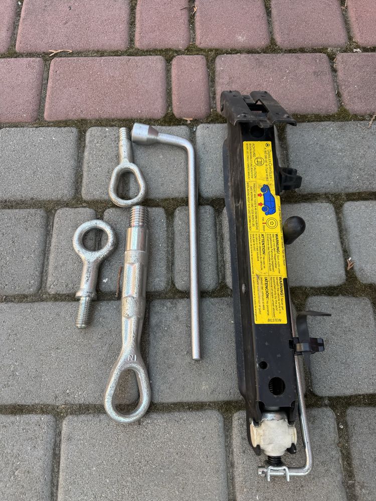 Домкрат Буксировочний крюк Mercedes A163 W163 Ml GL Мерседес