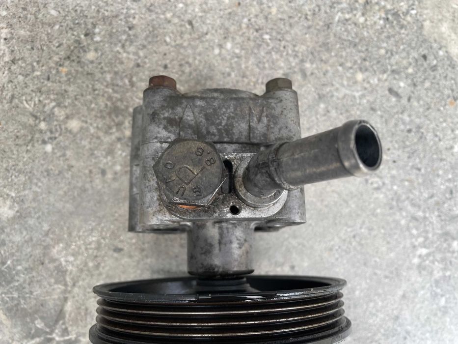 Гідропідсилювач керма насос ГУР Nissan Primera P11 P12 1.6 1.8