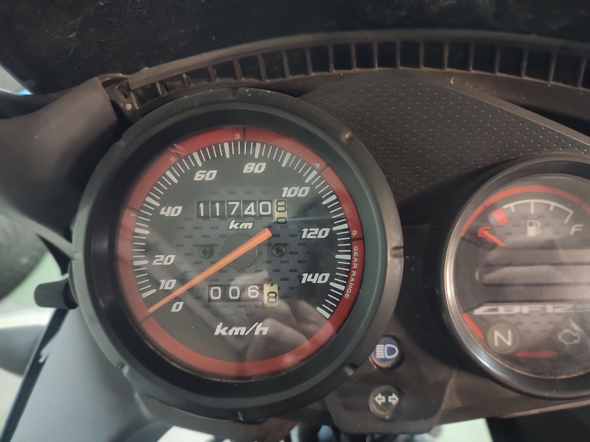 Honda cbf 125, na kategorie B.
