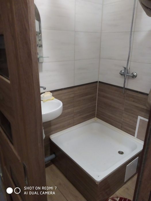 Заболотного/Добровольского, квартира с большим балконом 2эт (газ)