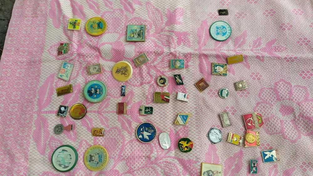 Продам значки епохи СРСР та зарубіжні одним лотом