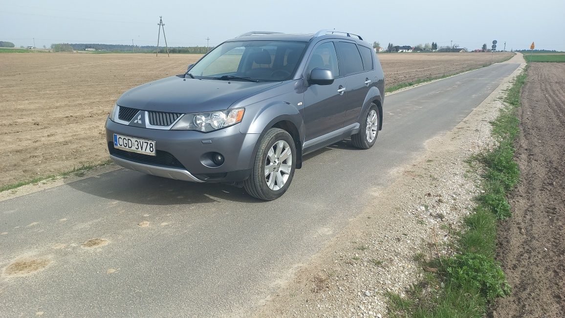 Mitsubishi Outlander 2.0 DID Salon polska Bezwypadkowy 7 os