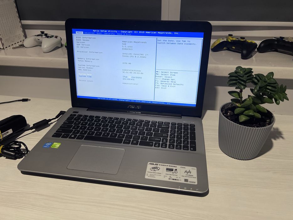 Ігровий ноутбук ASUS I7-5500U  NVIDIA GEFORCE 940m