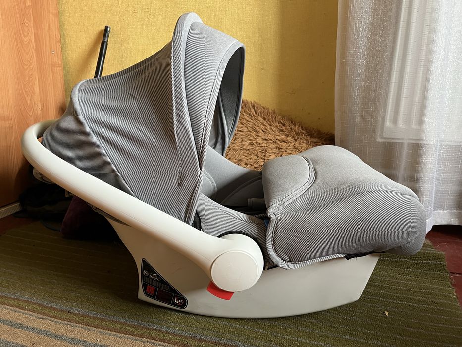 Продам автокрісло Carrello Mini