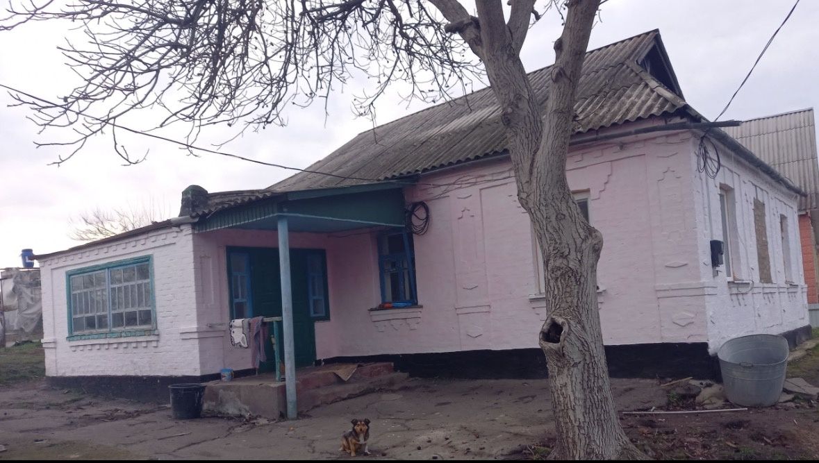 Продаж будинку у Звенигородці 16000€ до центру 5хв пішки