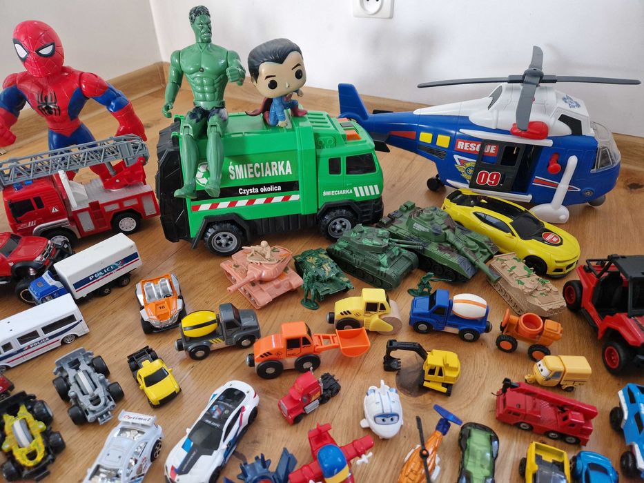 Autka, figurki MIX