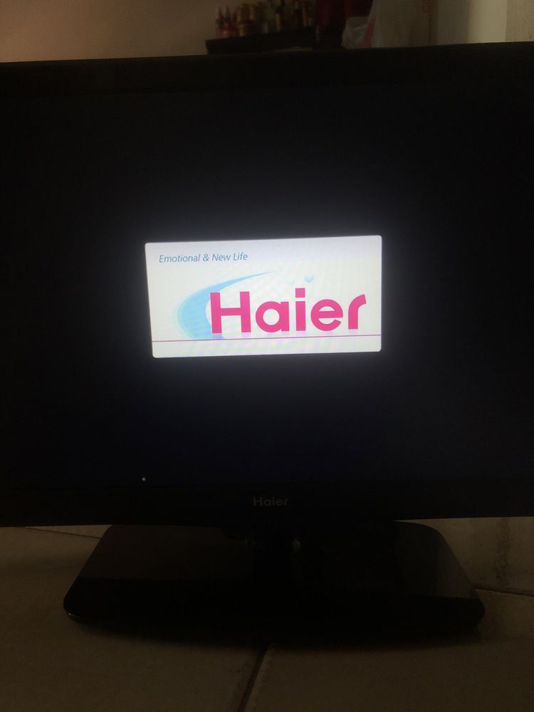 Tv Haier pequena