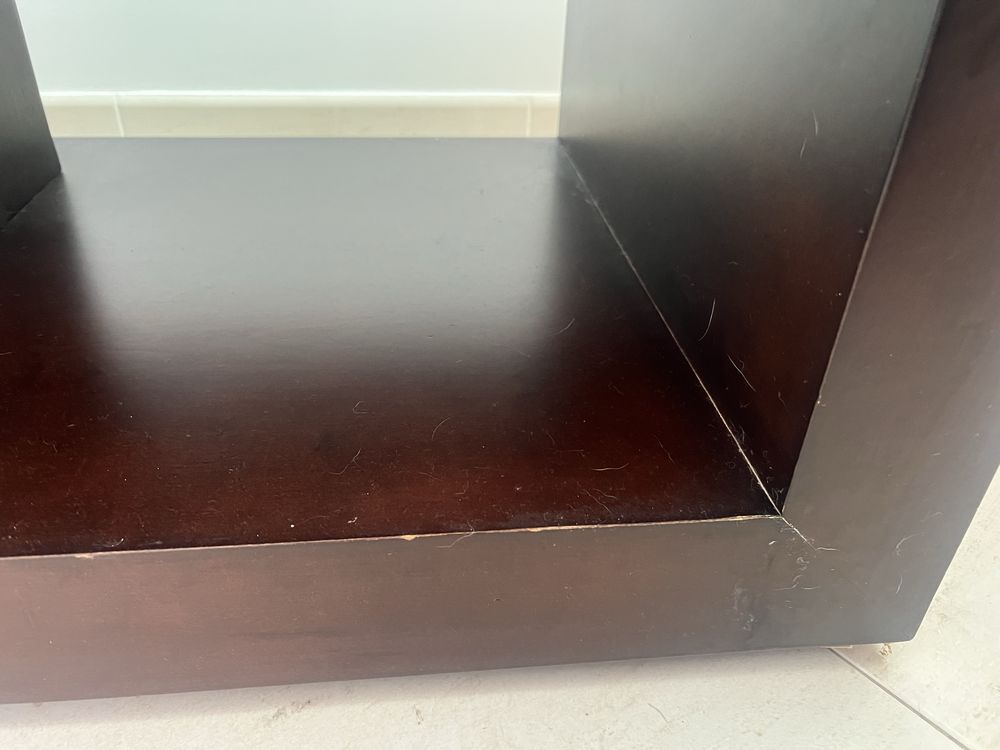 Mesa de apoio castanho escuro