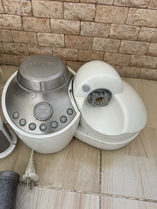 Кухонний комбайн Philips HR7768
