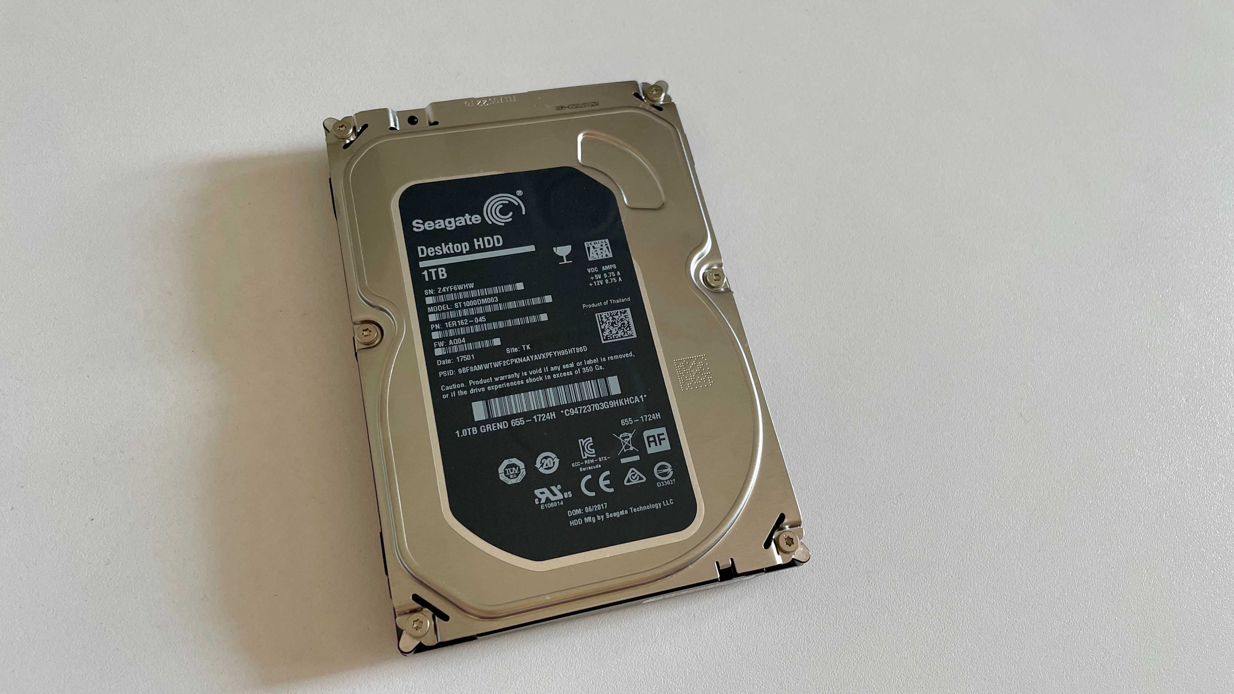 Жорсткий диск 3.5" SATA 1TB Seagate Desktop HDD (ST1000DM003)