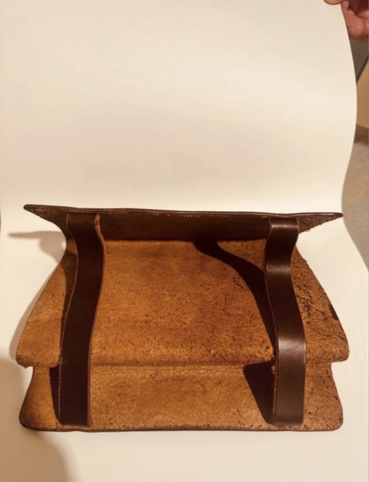 Suporte de Tablet em Couro