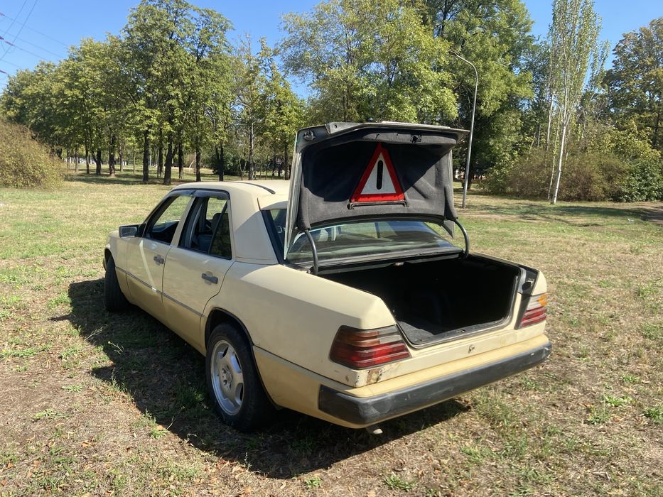 Мерседес W124 2.5Diezel