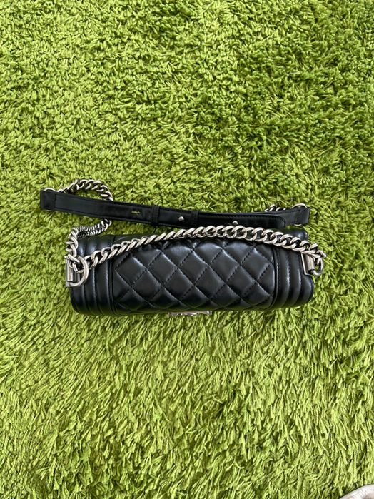 Torebka damska skórzana pikowana czarna