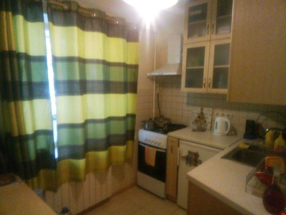 Оренда квартири (Оболонський р-н,вул. Полярна, 11). 2-й поверх, газ.