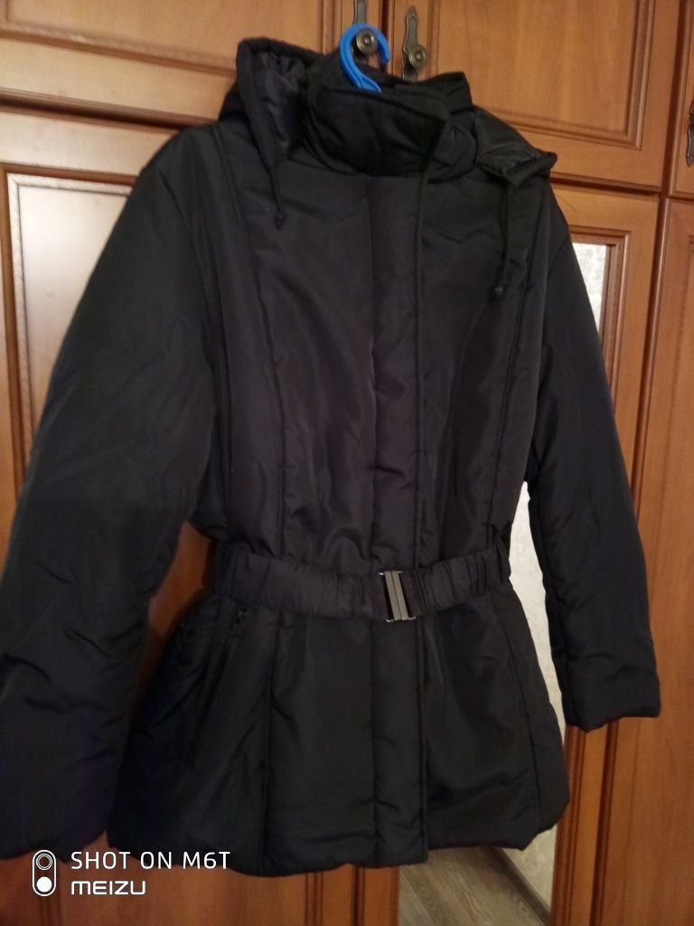 куртка демисезонная новая черный цвет 56 размер