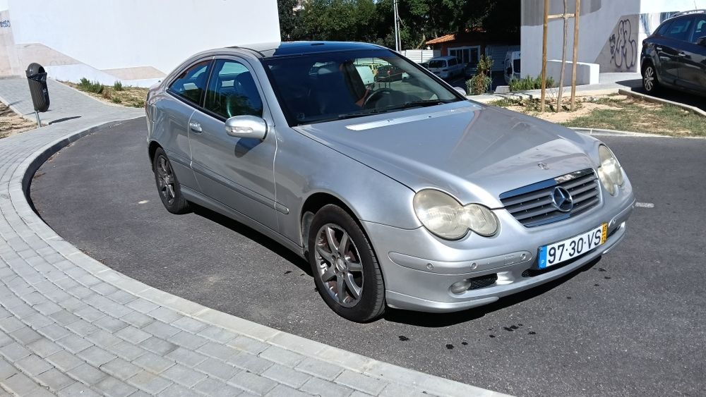 Mercedes C200 CDI Coupé impecável de motor