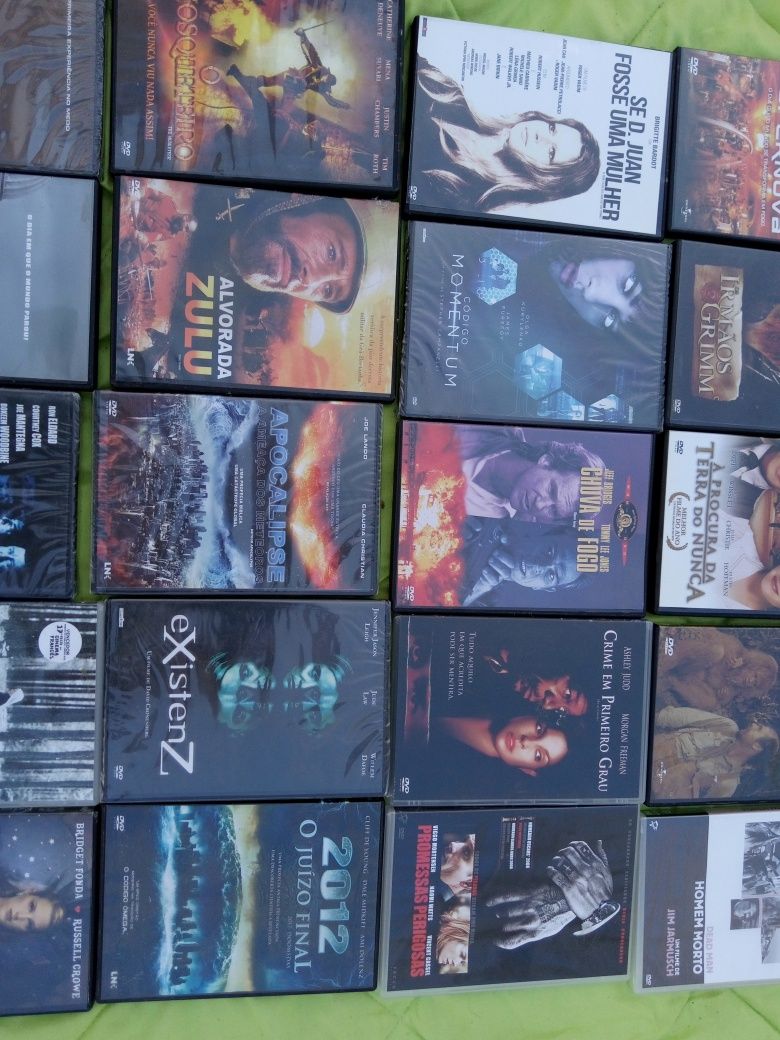 30 DVDs incluindo