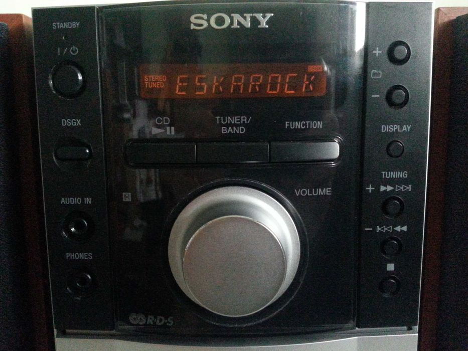 Micro wieża Sony CMT-EH10