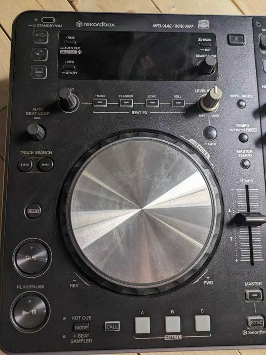For Sale: Pioneer XDJ-R1 + Flight Case – One Owner, Excellent Condition!64284612092802122