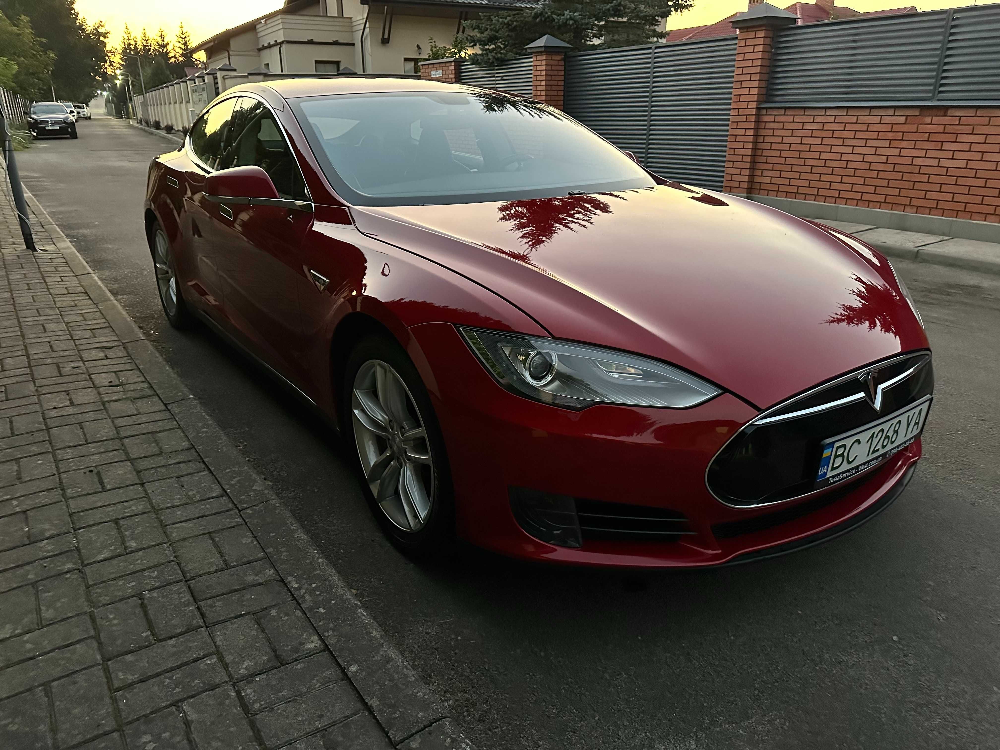 Продам Tesla Model S