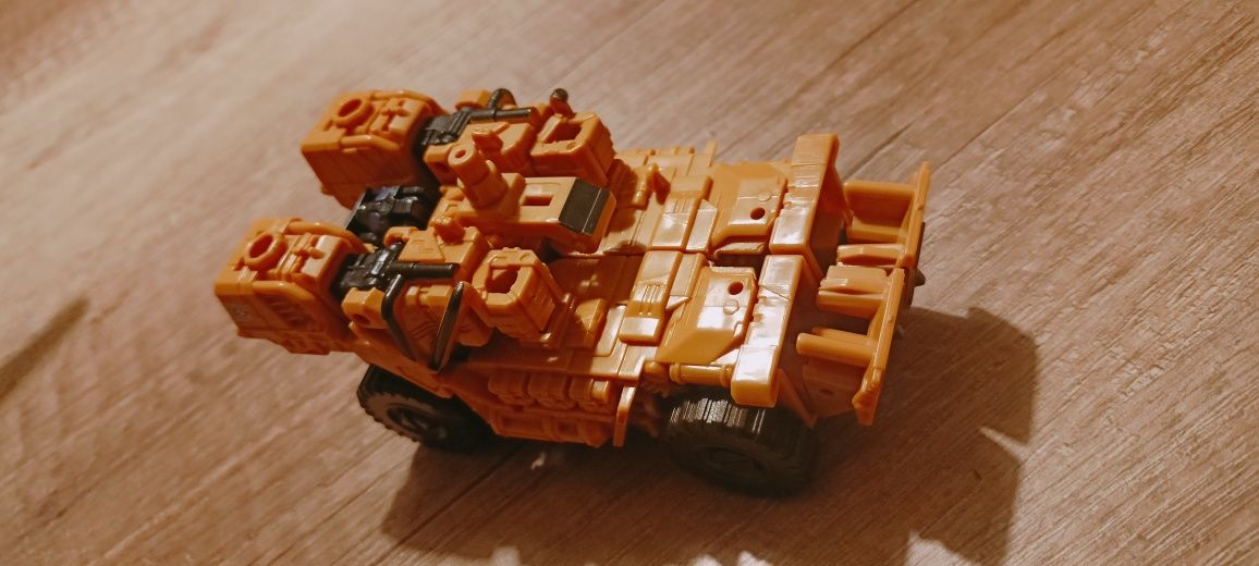 Transformers Combiner Wars Swindle