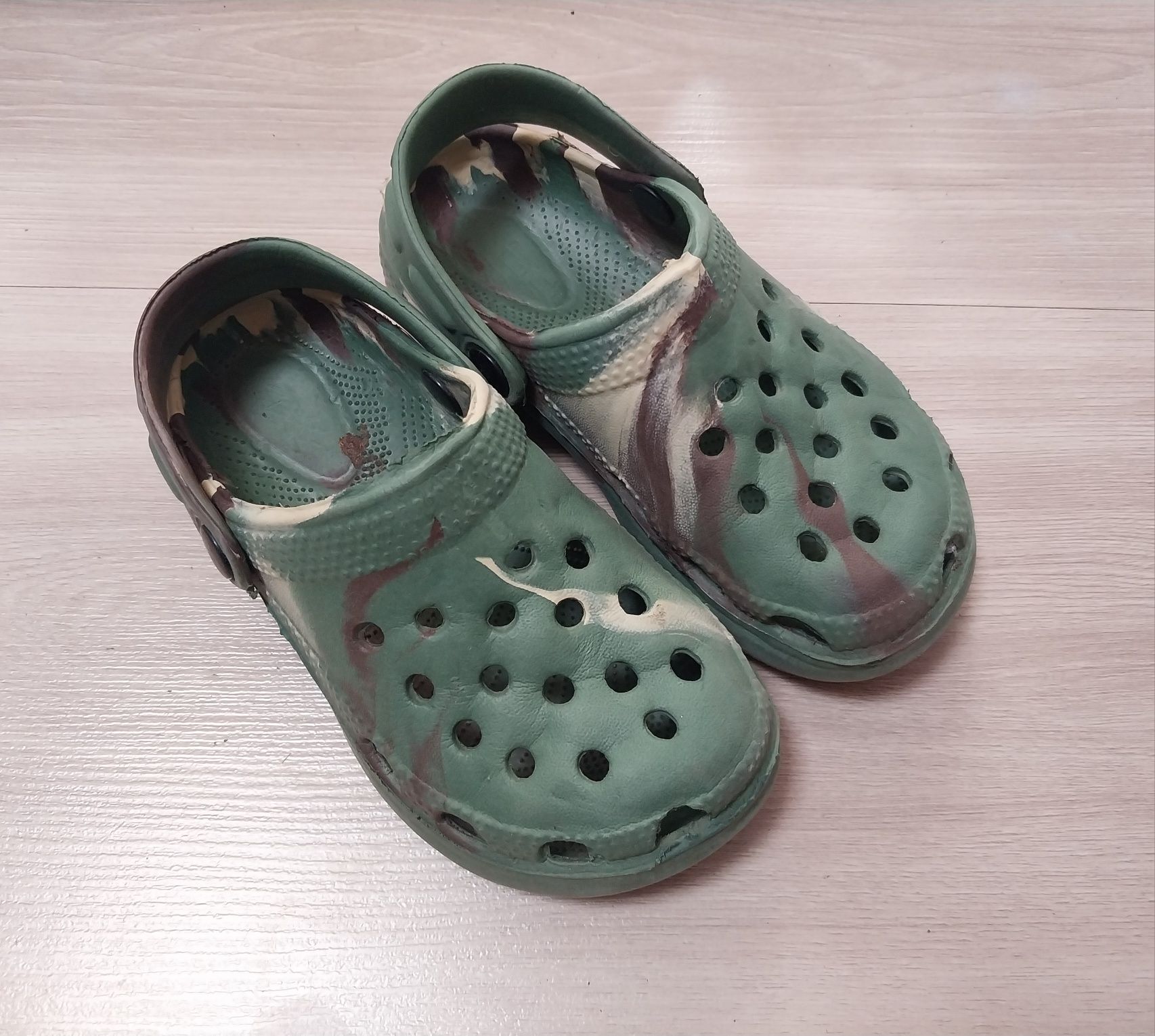 Klapki a'la crocs  basenowe moro, rozmiar 28