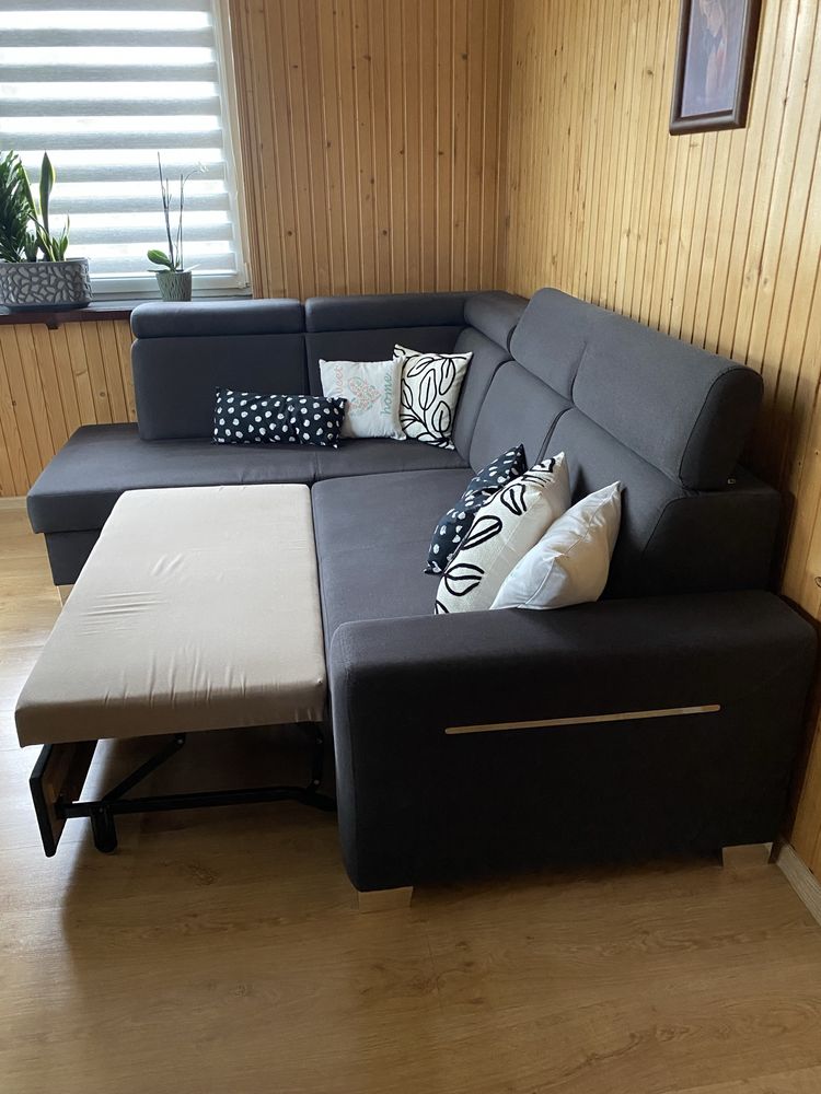 Sofa kanapa rozkladana z pojemnikiem na posciel