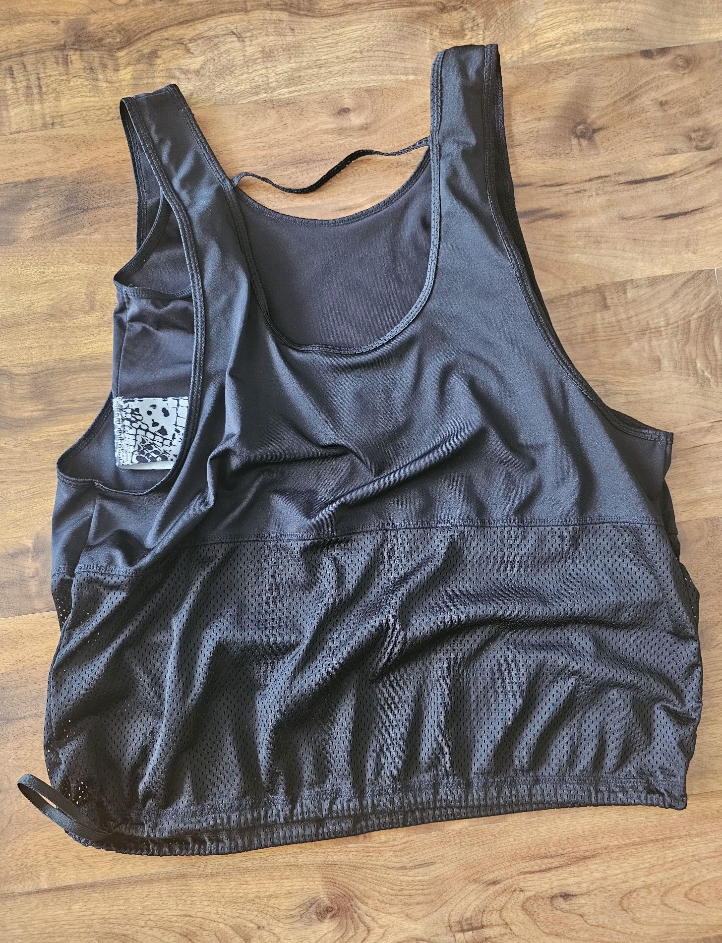 Bluzka sportowa ze stanikiem S pasuje na M