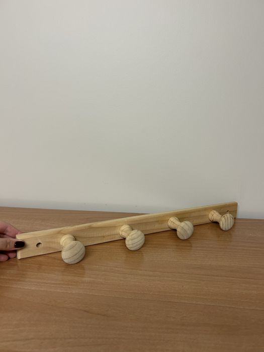 Cabide de madeira para fixar