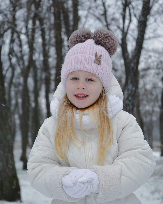 Зимова біла молочна куртка пальто