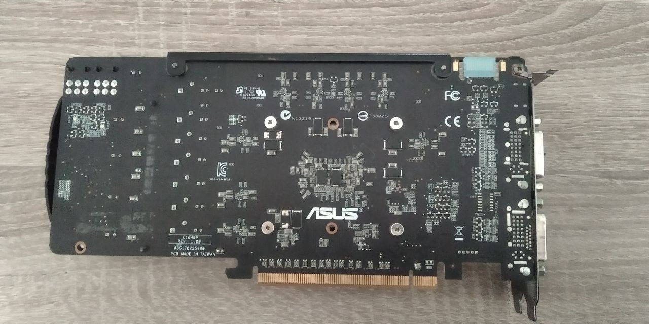 Видеокарта   GTX560 1GB 256 бит