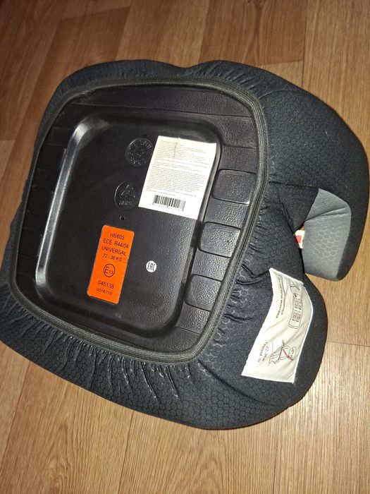 Автокрісло бустер 22-36кг pilot HB-605 дитяче