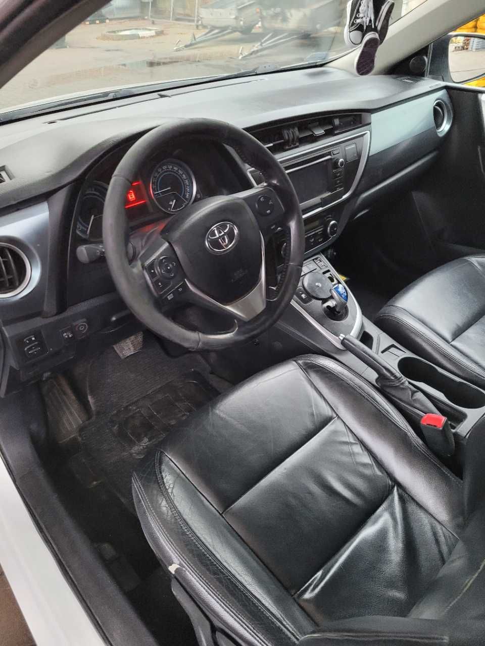 Toyota Auris LPG hybryda do wynajęcia, wypożyczalnia, OC sprawcy