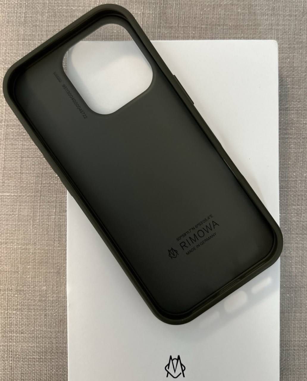 Чехол Rimowa iphone 16 pro
