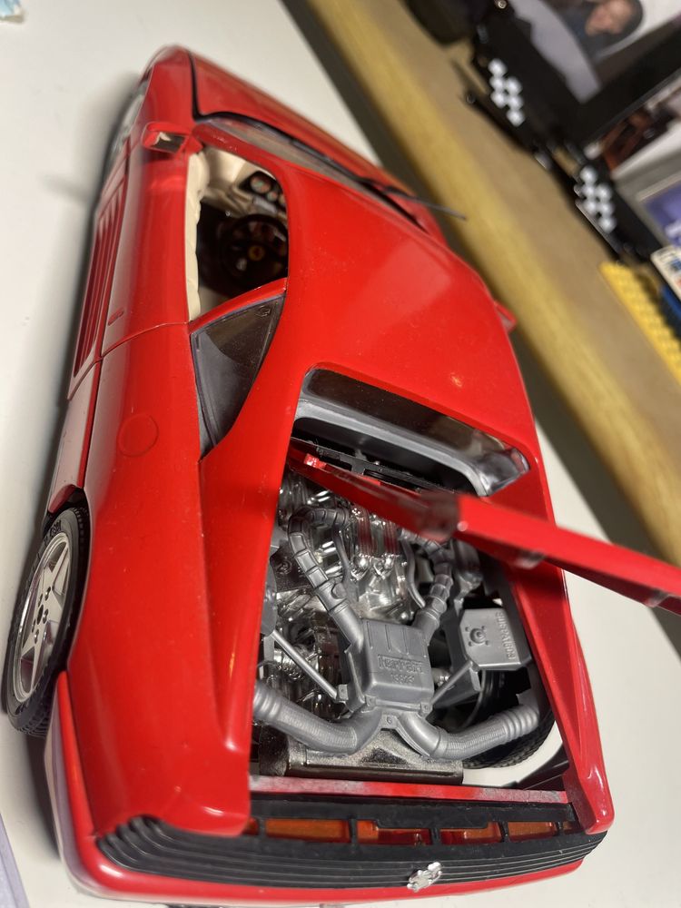 Model Ferrari duzy skala 1:18 metalowy 348 burago