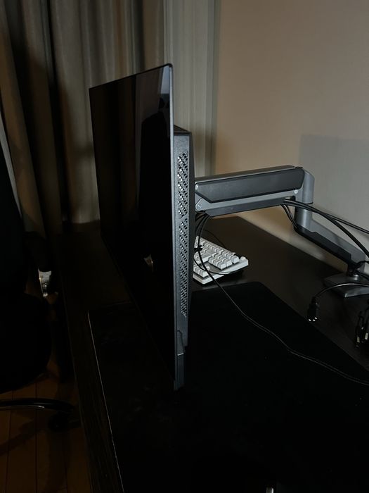 Игровой монитор OLED 27 MSI 240 ghz-Гарантия от COMFY 2,5 года