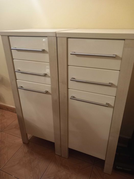 Za darmo oddam 2 szafki