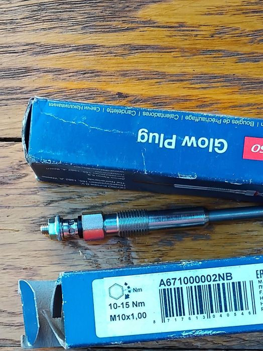 Продам дві свічки розжарювання  Denso DG003,Пежо партнер 1.9 д