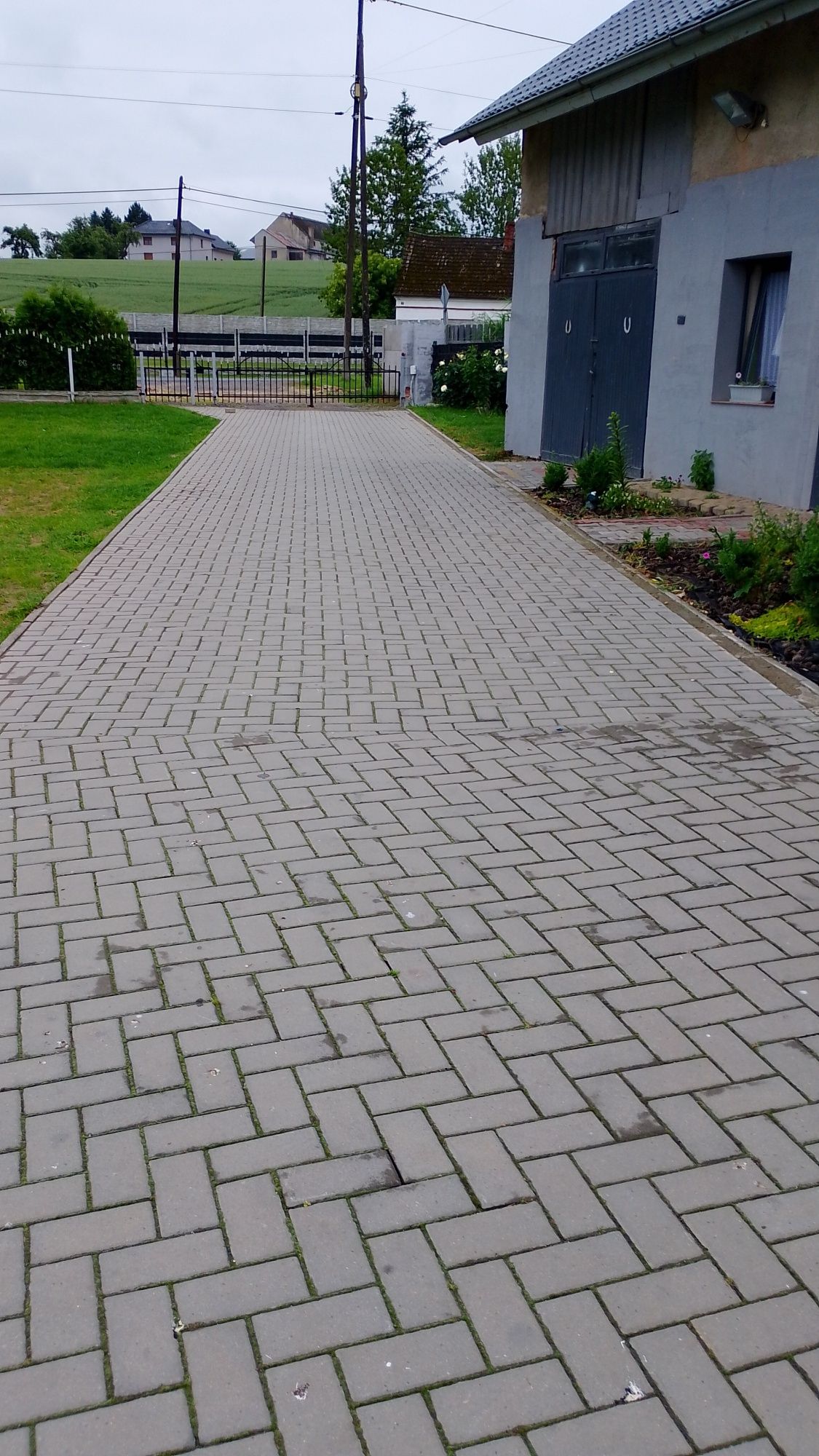 Sprzedam dom częściowo wyremontowany 500 m mieszkalnego zagospodarowan