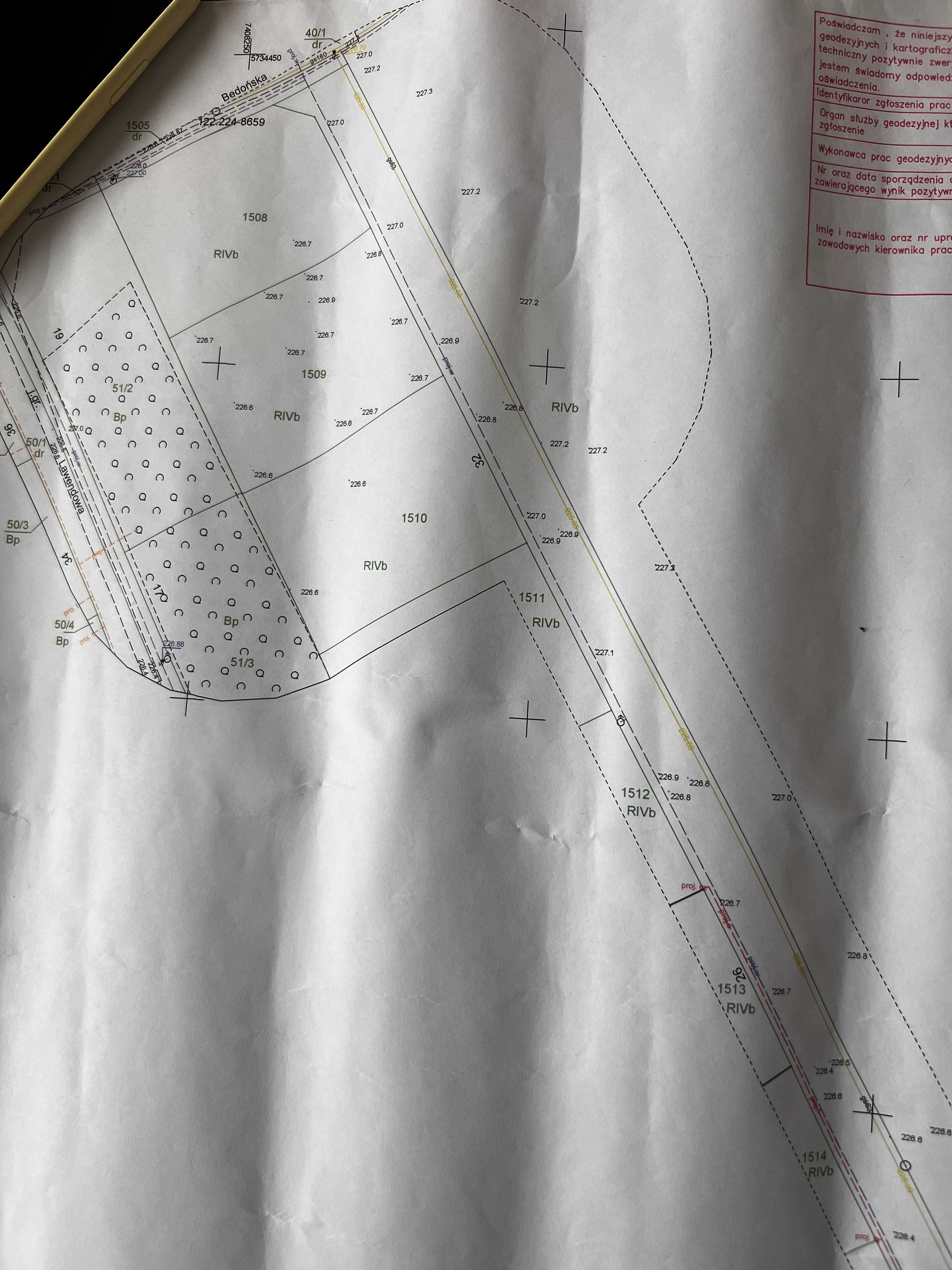 Działka 928 m² Justynów – pozwolenie na budowę, media, projekt
