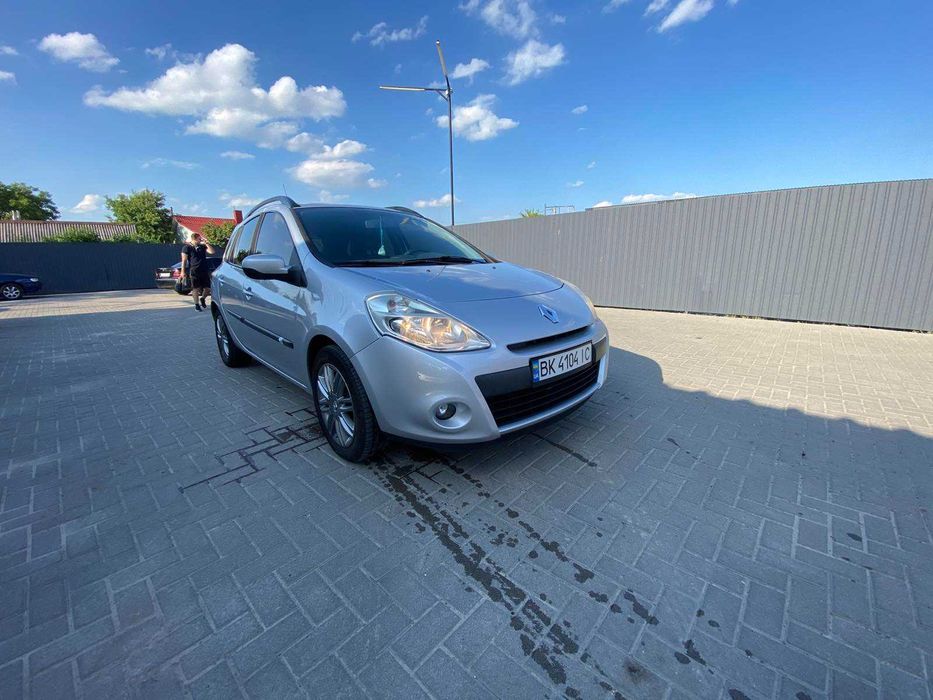 Автомобіль Рено Кліо