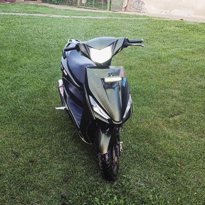 Yiben Jog на доках