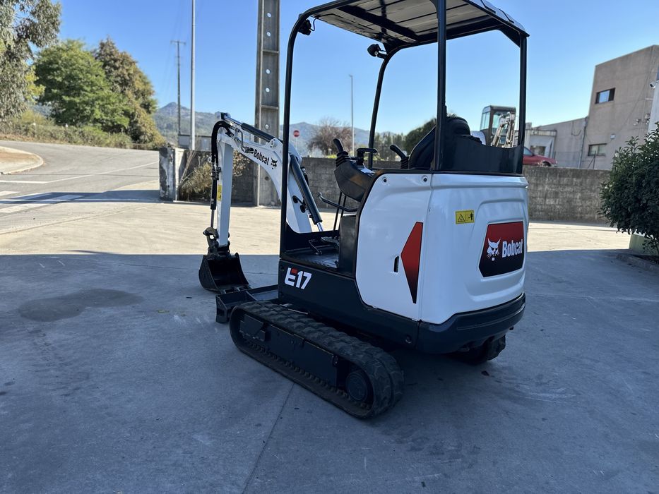 Mini-giratória BOBCAT E17
