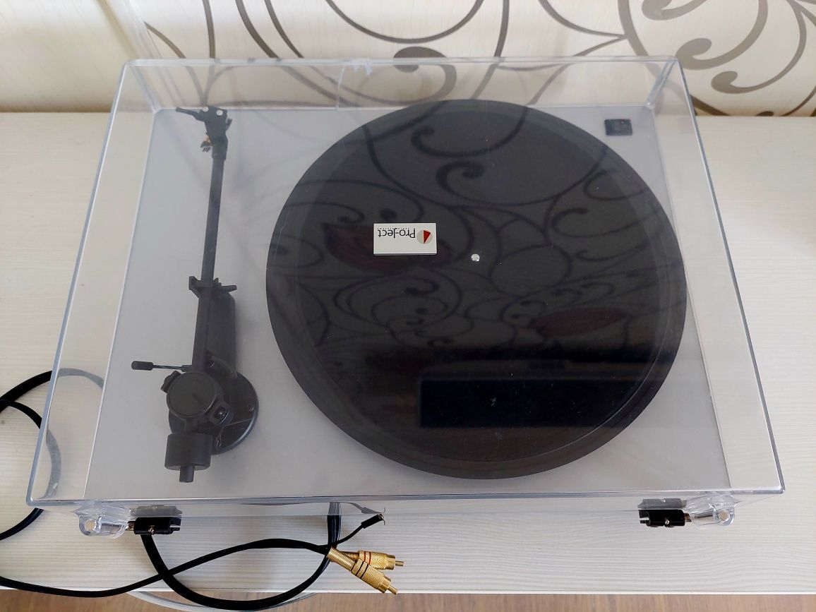 Виниловый проигрыватель Pro-Ject Debut Phono SB под ремонт