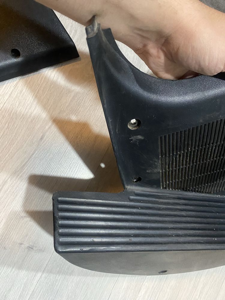 Накладки на динамики BMW E34