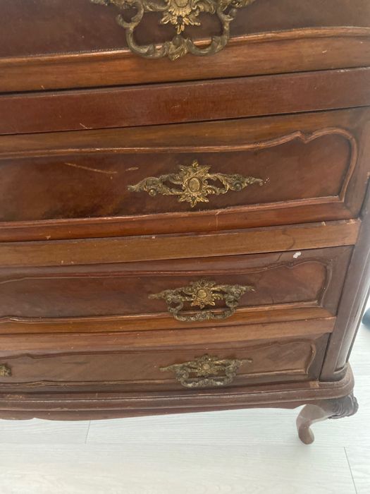 Cómoda antiga com 4 gavetas