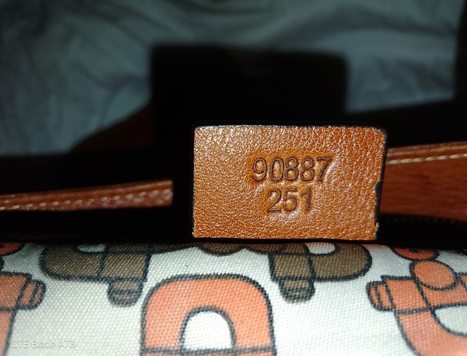 Сумочка Гуччи  в отличном  состоянии.,колекцыоная ,инклюзив.