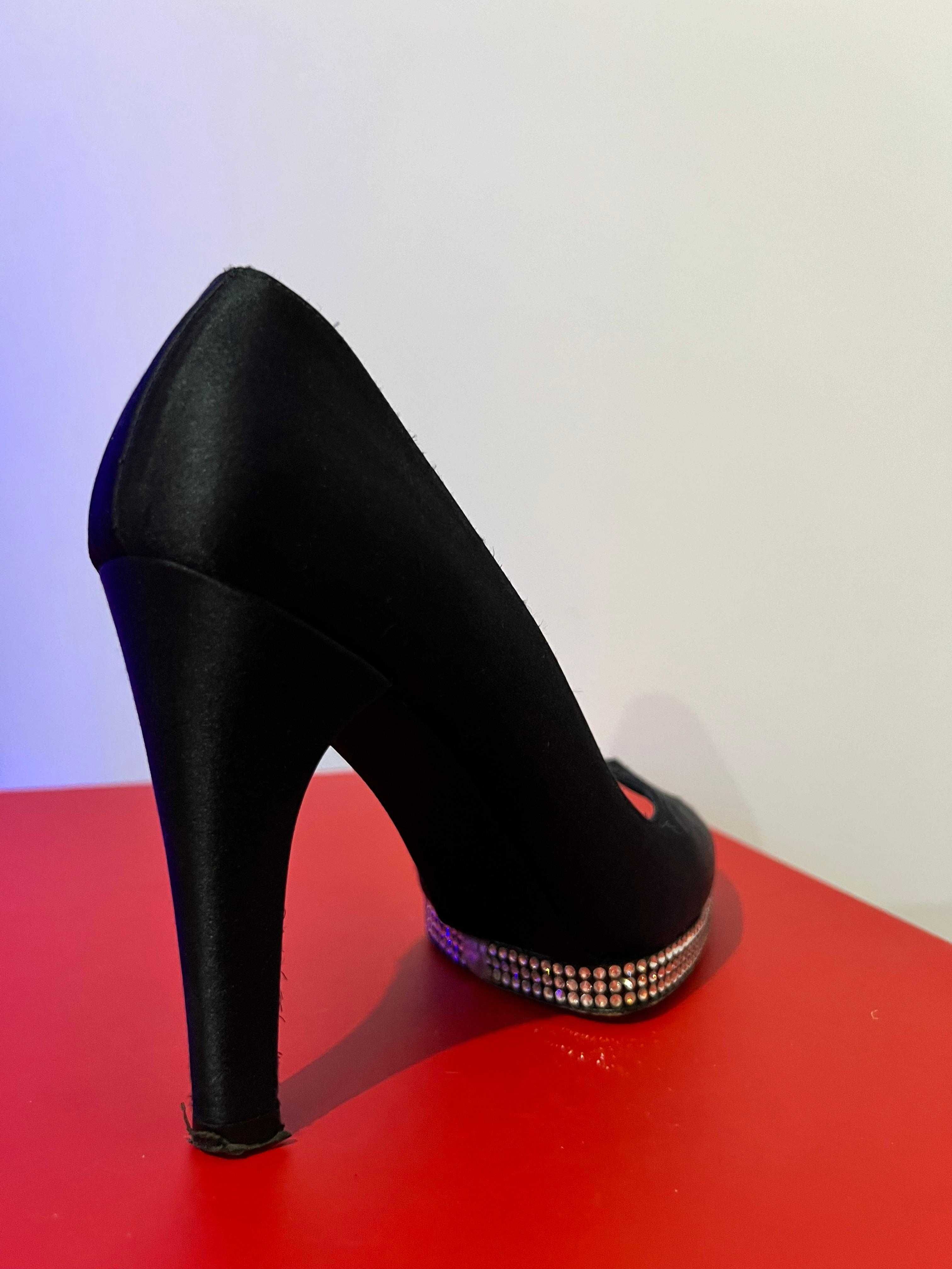 Sapatos prateados Pretos Originais Stuart Weitzman